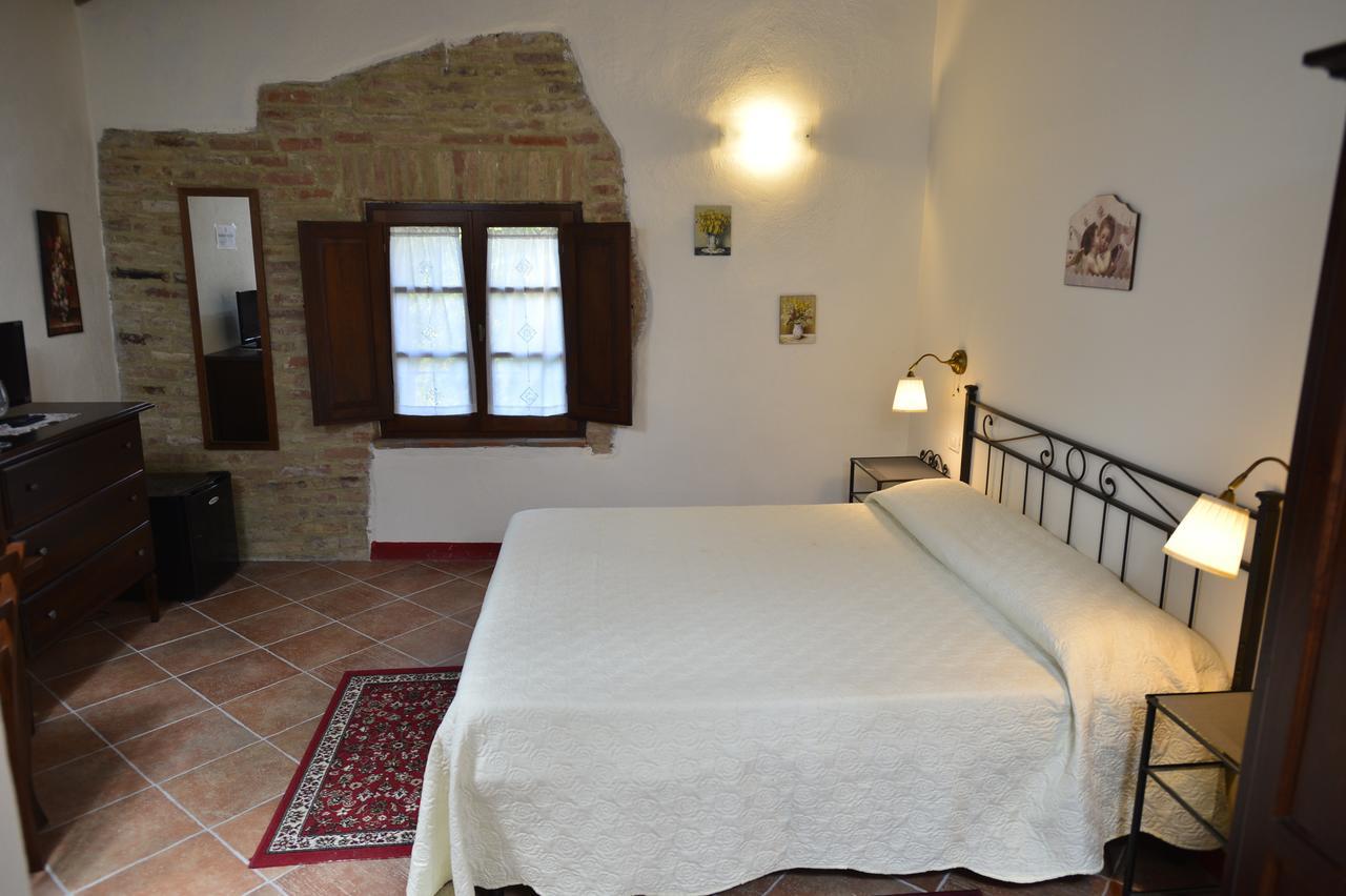 Agriturismo Malafrasca 锡耶纳 外观 照片