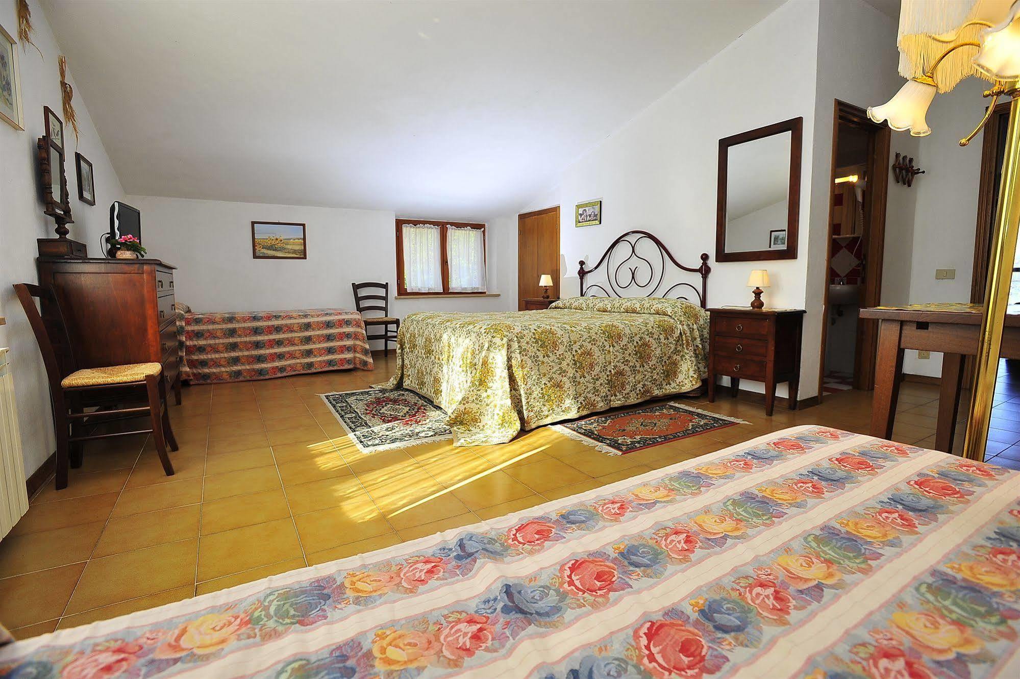 Agriturismo Malafrasca 锡耶纳 外观 照片